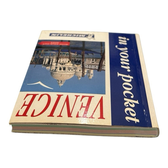 Venice In Your Pocket Michelin Travel Guide - Picture 4 of 9